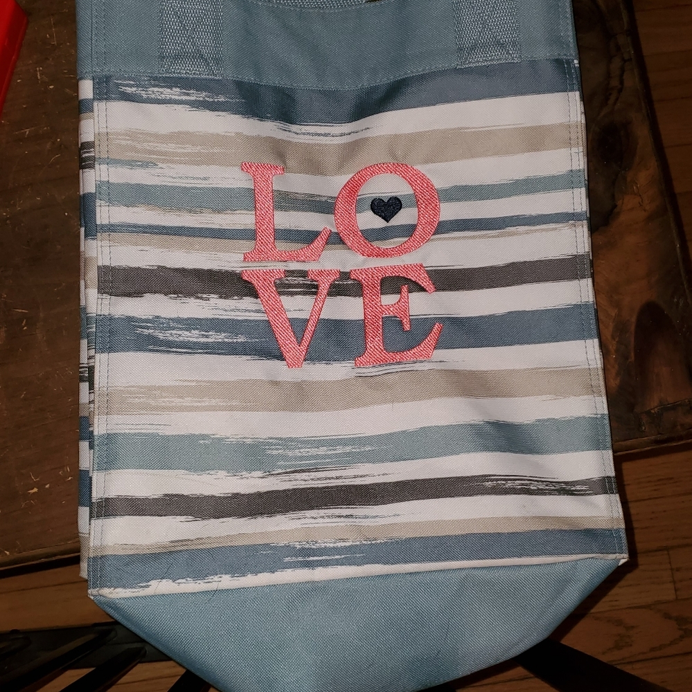 Essential Storage tote 31